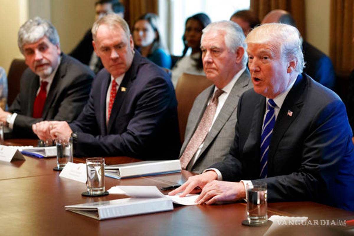 Trump dona el tercer trimestre de su sueldo a combatir la crisis de opiáceos