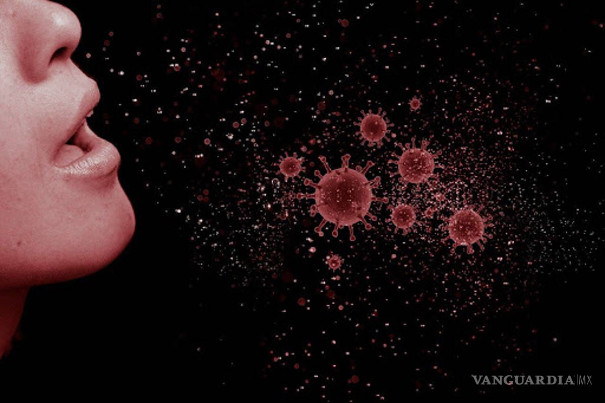 Gotas de estornudos viajan más lejos de los 1.5 metros