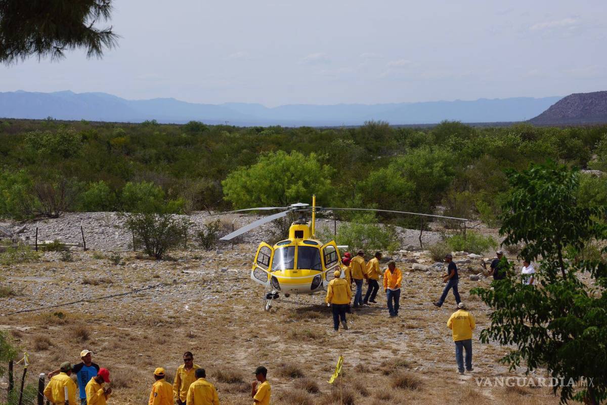 AHMSA facilitó un helicóptero para el combate de incendios forestales en Monclova y la Región Centro
