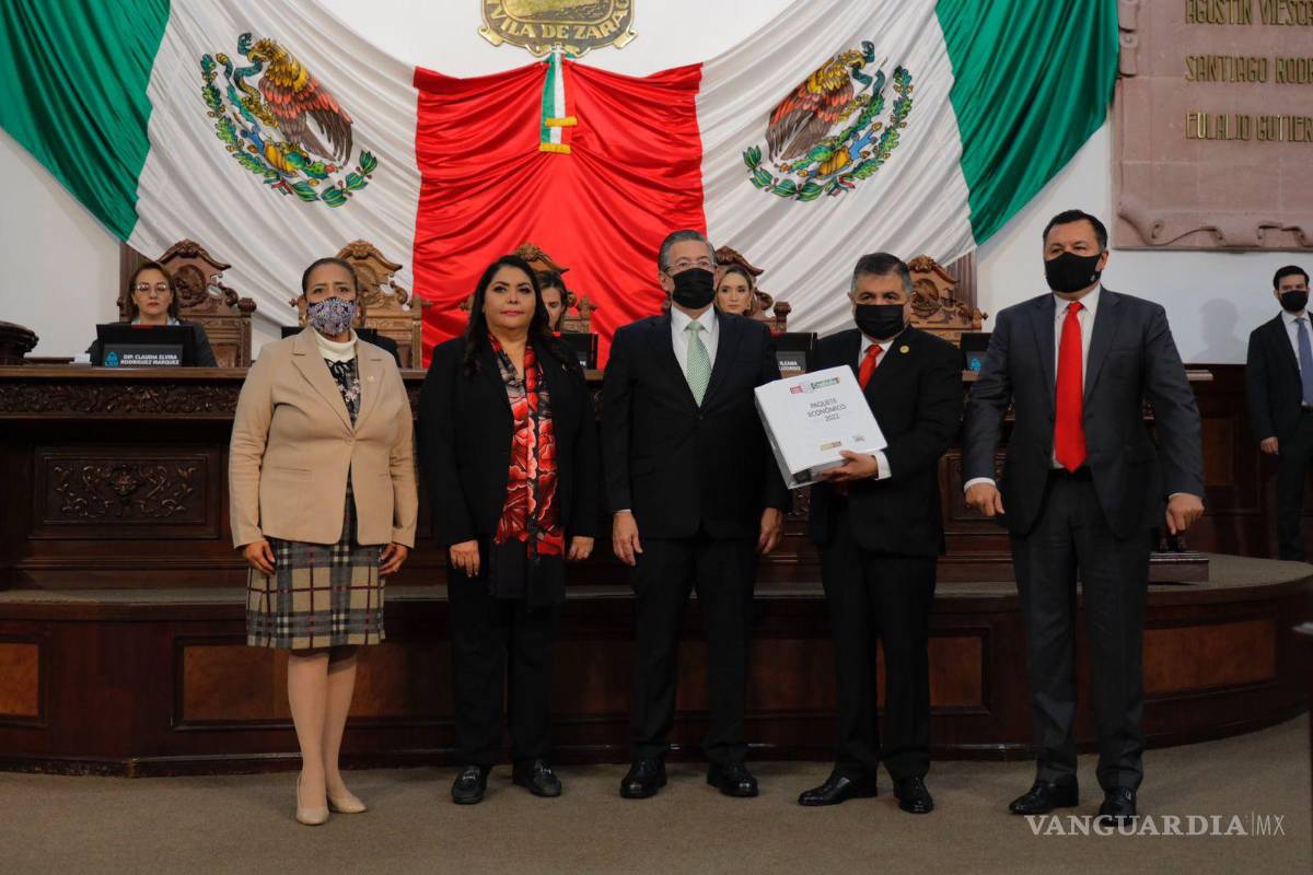 Toman posición directores de la UAdeC y Cobach tras 4to Informe de Riquelme Solís