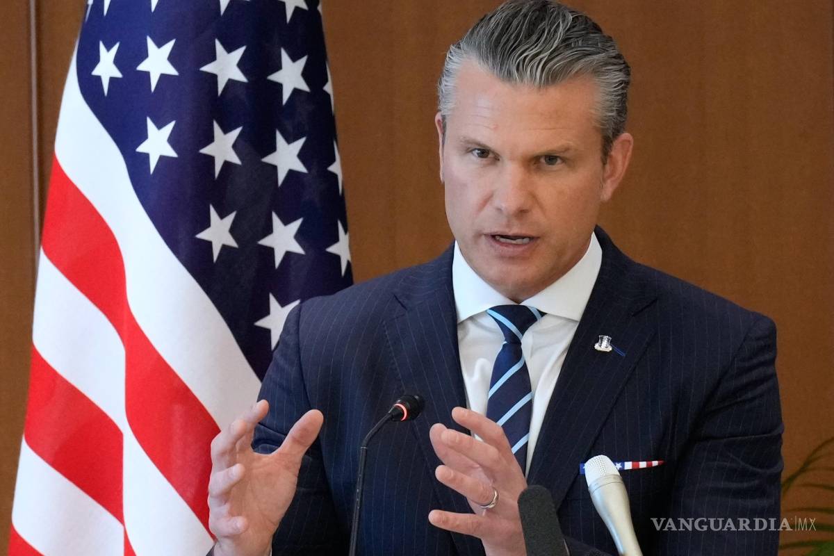 $!El secretario de Defensa de EEUU, Pete Hegseth, habla durante una conferencia de prensa.