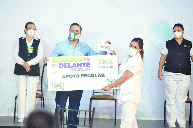 Entrega Municipio de Saltillo becas a hijos de 2 mil 200 enfermeras