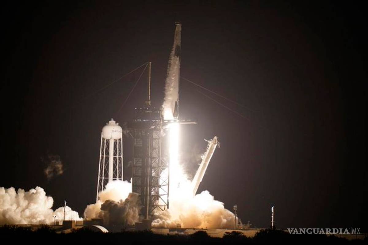 NASA y SpaceX lanzan con éxito misión tripulada a la Estación Espacial Internacional
