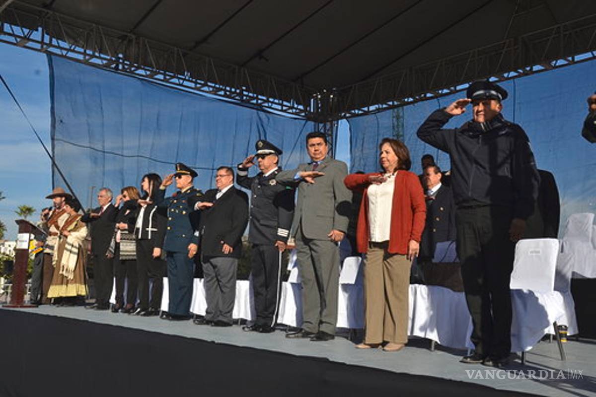 Participan 10 mil personas en el desfile de la Revolución en Torreón