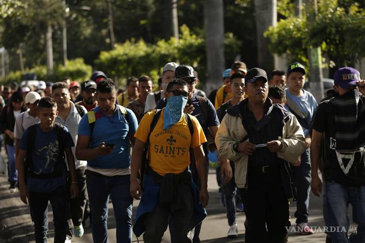 Unos 500 salvadoreños de caravana de migrantes solicitan asilo en México