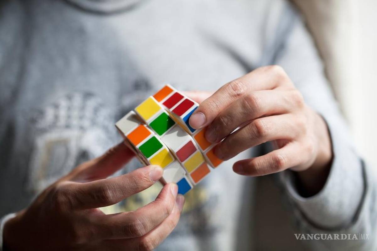 Rubik Fest 2025: Invita UAdeC a demostrar habilidades en resolución de cubos con competencia abierta al público