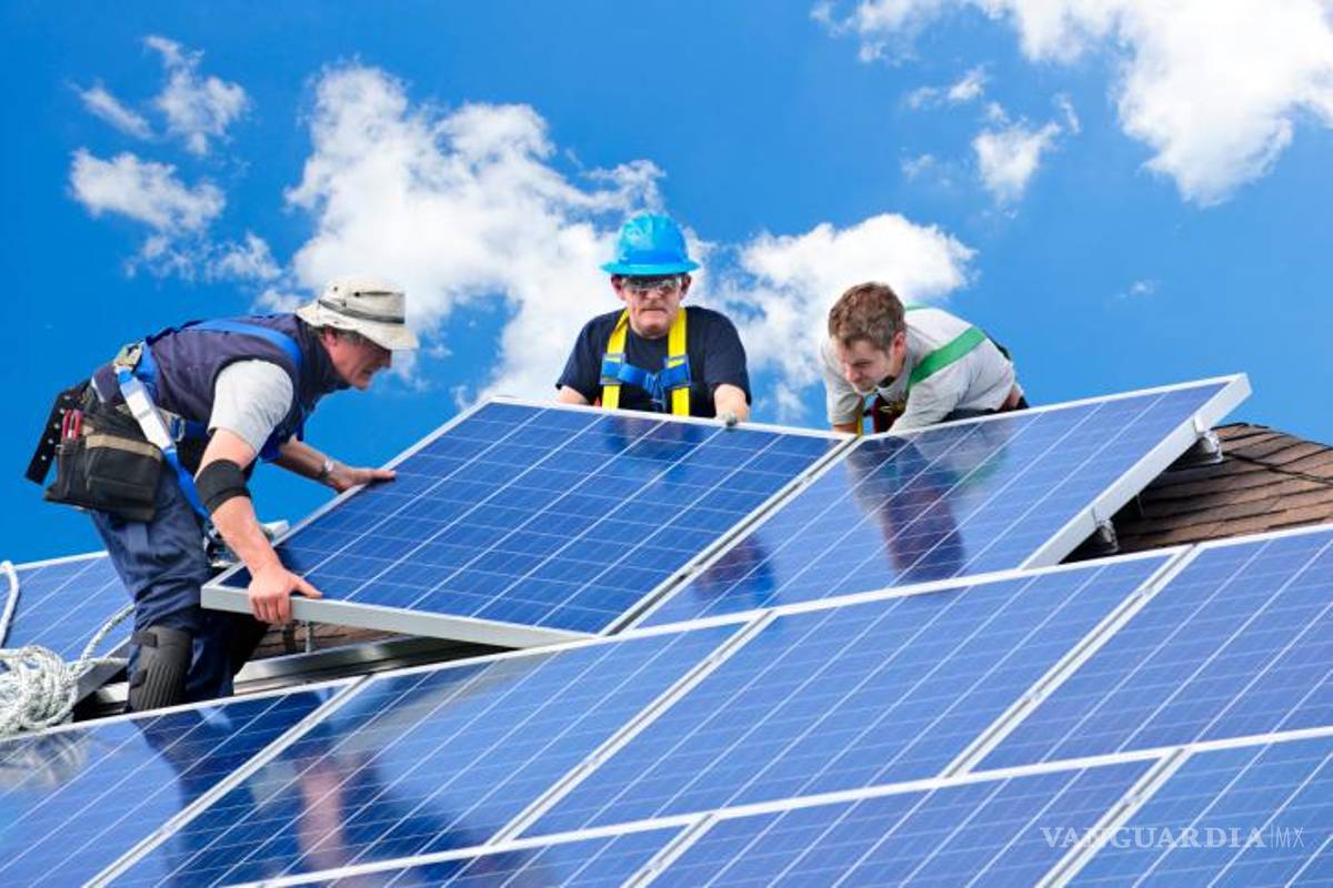 Piden negar amparo de CFE sobre paneles solares