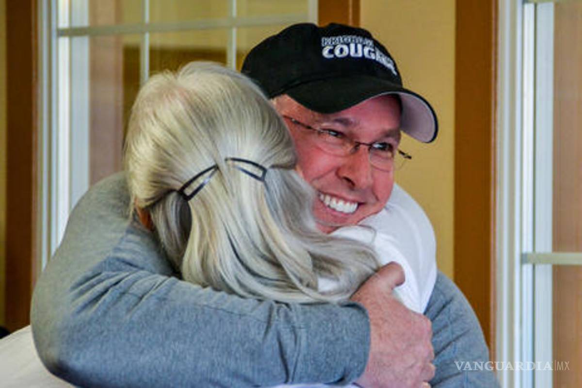 Un hombre adoptado encontró a su familia gracias a AncestryDNA