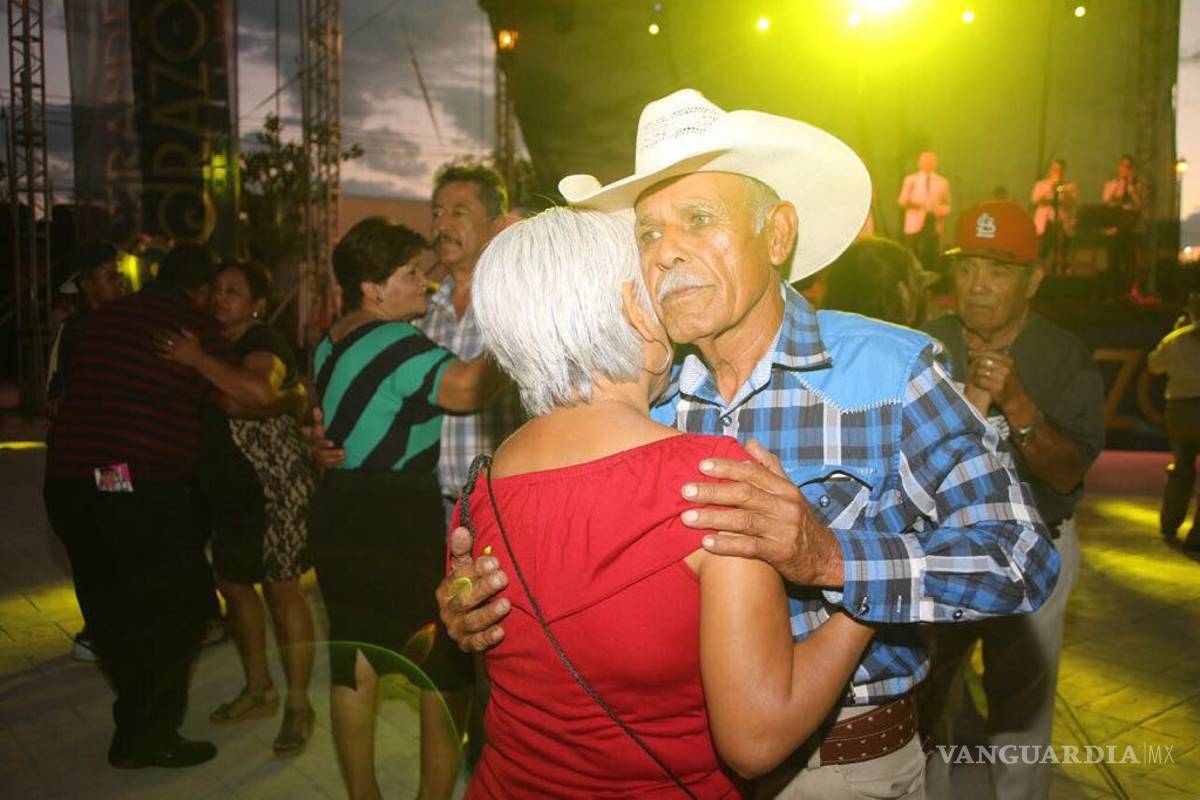 Clausuran festividades por Mes del Adulto Mayor