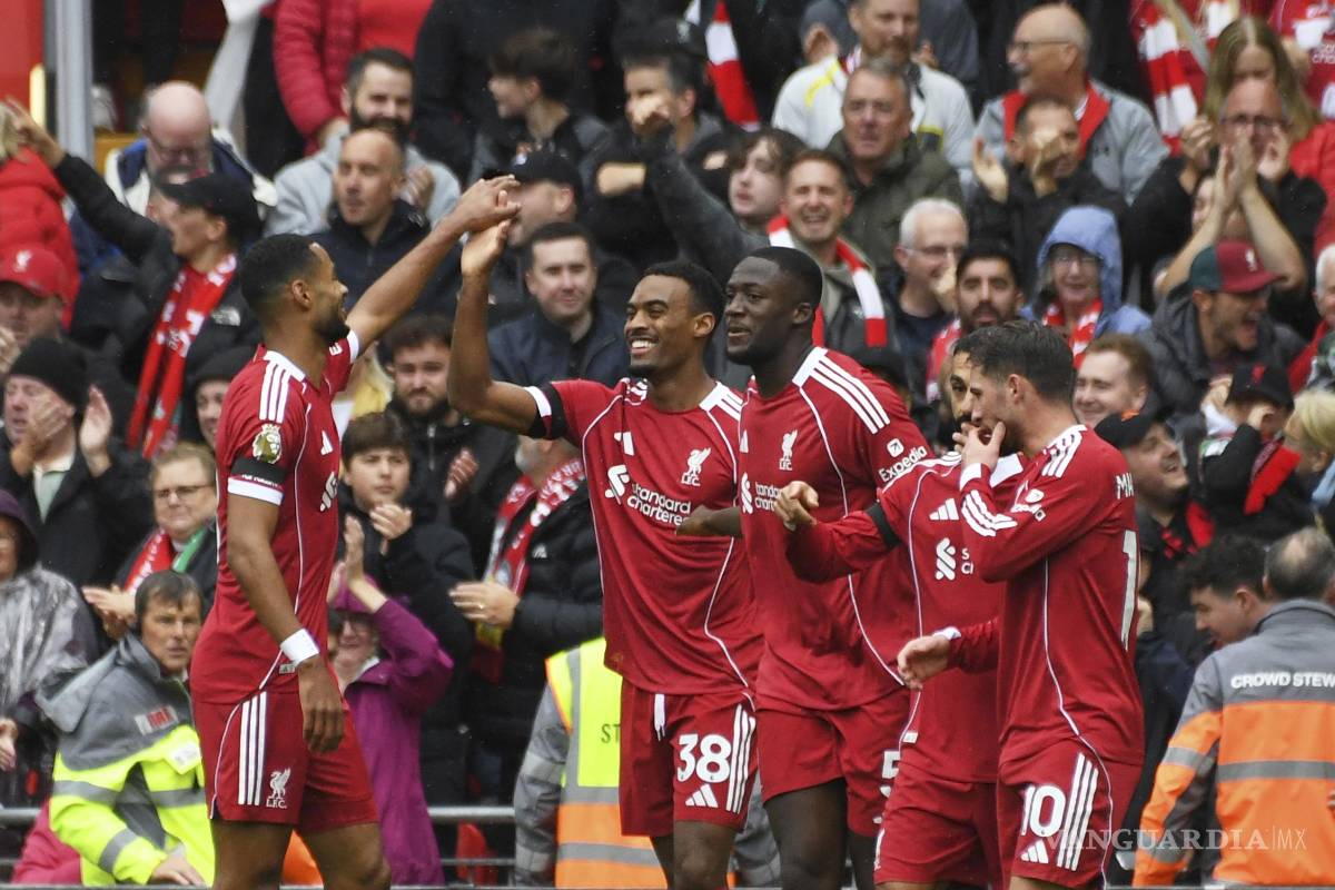 Liverpool derrota al Everton y mantiene paso perfecto en la Premier League