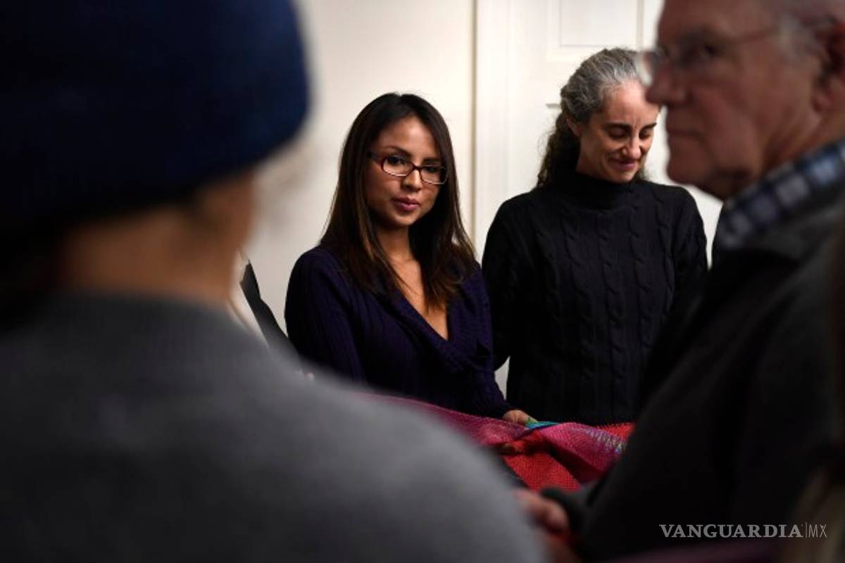 Inmigrante peruana se refugia en iglesia en EU