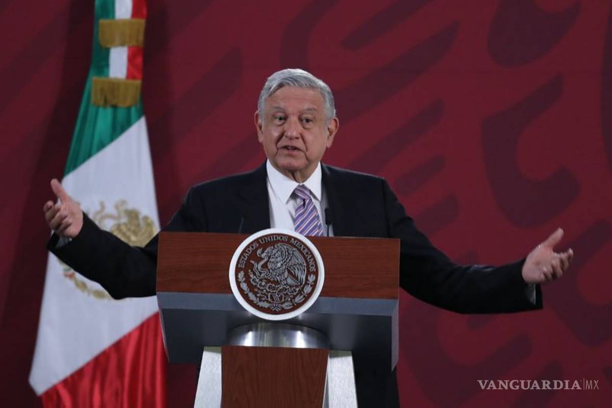 Presume AMLO ahorro de 3 mil mdp por reducción de salarios y aguinaldos