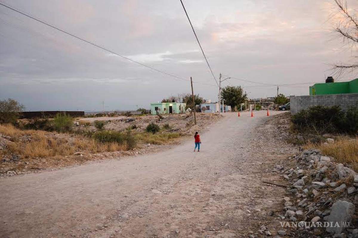 Construyen puente en la Lomas de San Miguel, en Monclova