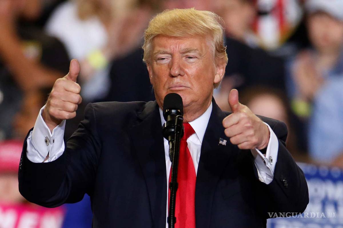 He cumplido una promesa tras otra: Donald Trump; critica a la prensa