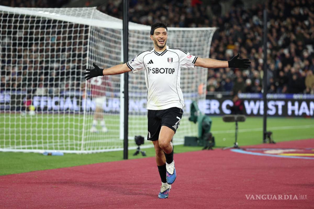 Raúl Jiménez hace historia en la Premier League y guía triunfo del Fulham ante West Ham