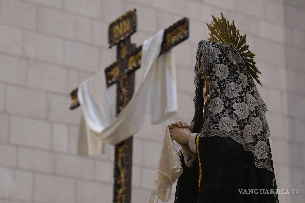 Dedican pésame a la Virgen María a mujeres con esposos o hijos fallecidos en Saltillo