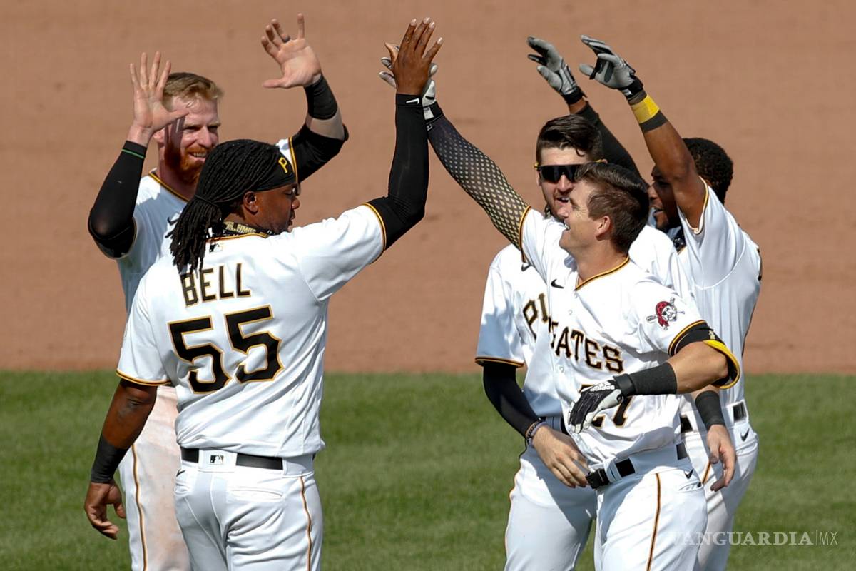 Kevin Newman da el hit salvador para darle a los Piratas su tercer triunfo de la temporada