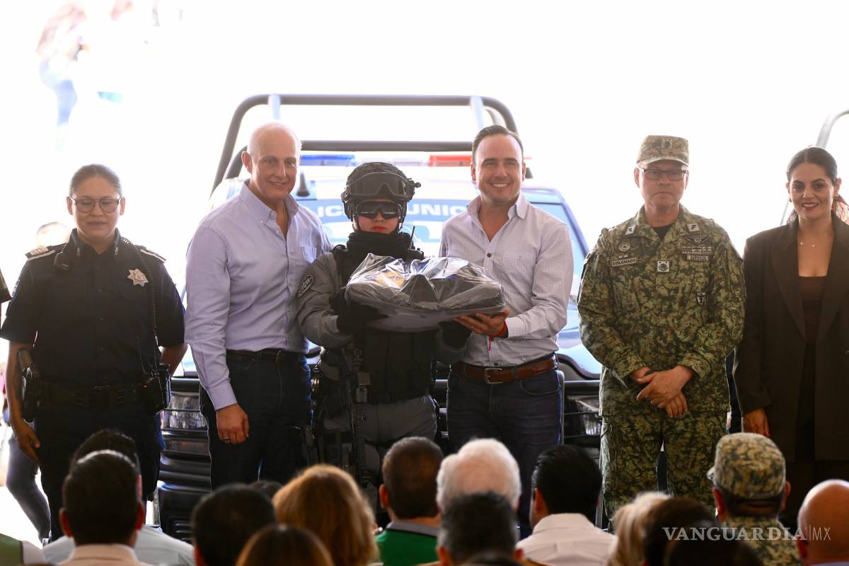 Refuerzan seguridad en Torreón con unidades, uniformes y capacitación