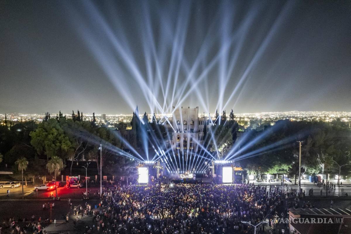 Henry Fong hace bailar a 13 mil saltillenses