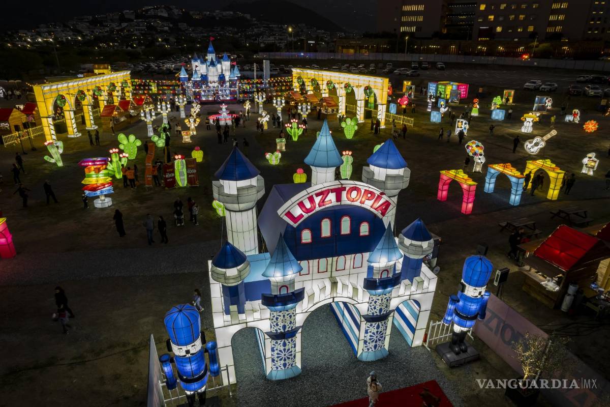 $!El tradicional festival de luces de Nuevo León dio inicio el 14 de noviembre, en San Pedro. FOTO: OMAR SAUCEDO