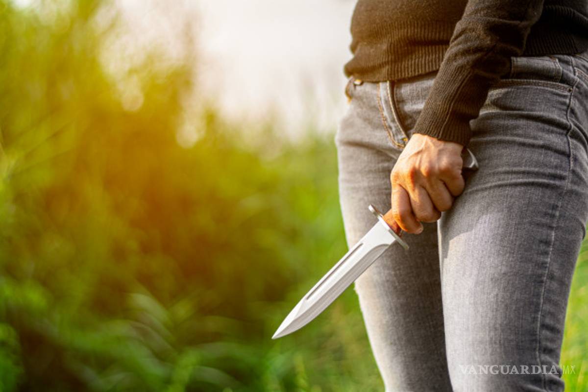 Citó a su ex novio para hablar, pero termina acuchillándolo