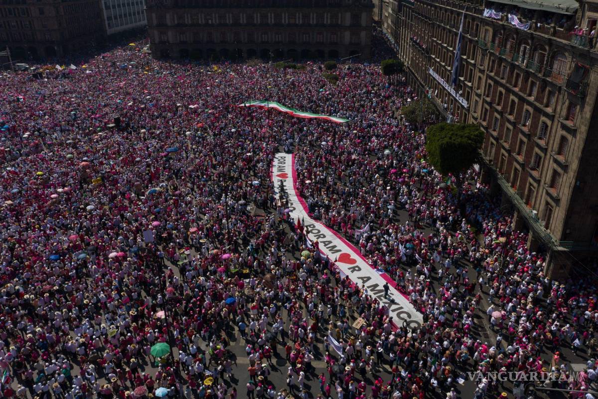 Así toman las calles y plazas miles de mexicanos para defender al INE (Fotos)