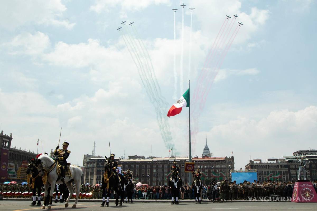 Desfile Militar con la más grande fusilería en México, concluye con saldo blanco