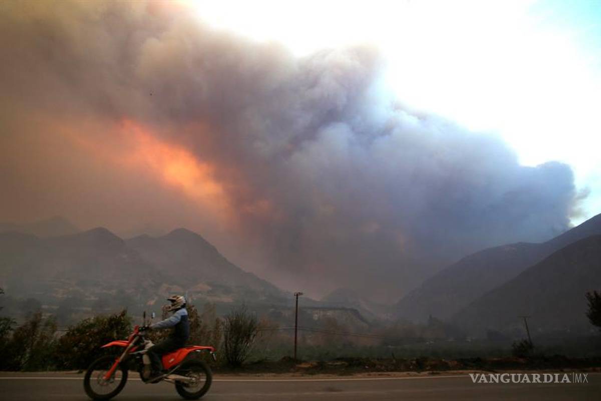 Fuegos en EU arrasan 81 mil hectáreas, una superficie mayor que Nueva York