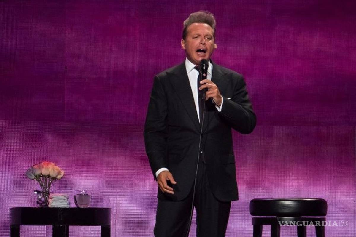 Luis Miguel llora en pleno concierto; no pudo contener su emoción sobre el escenario