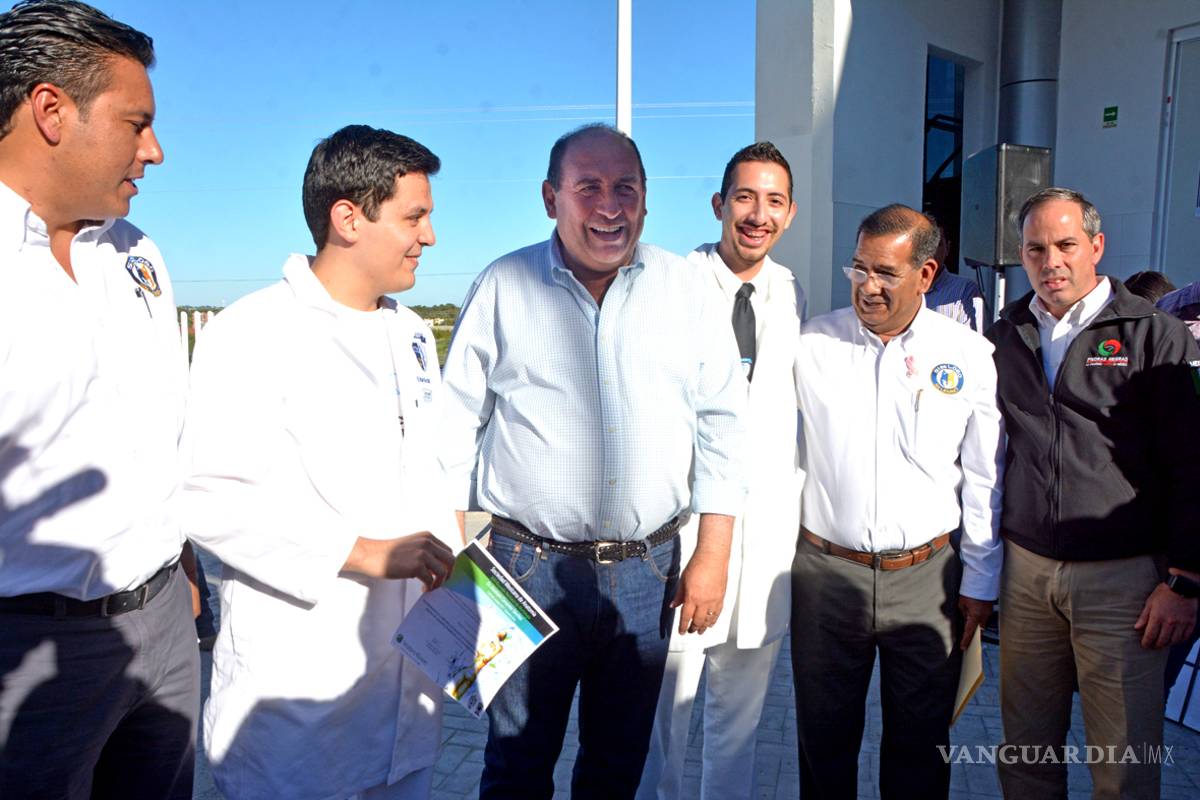 El estado garantizara permanencia en Piedras Negras de médicos egresados de la escuela de medicina