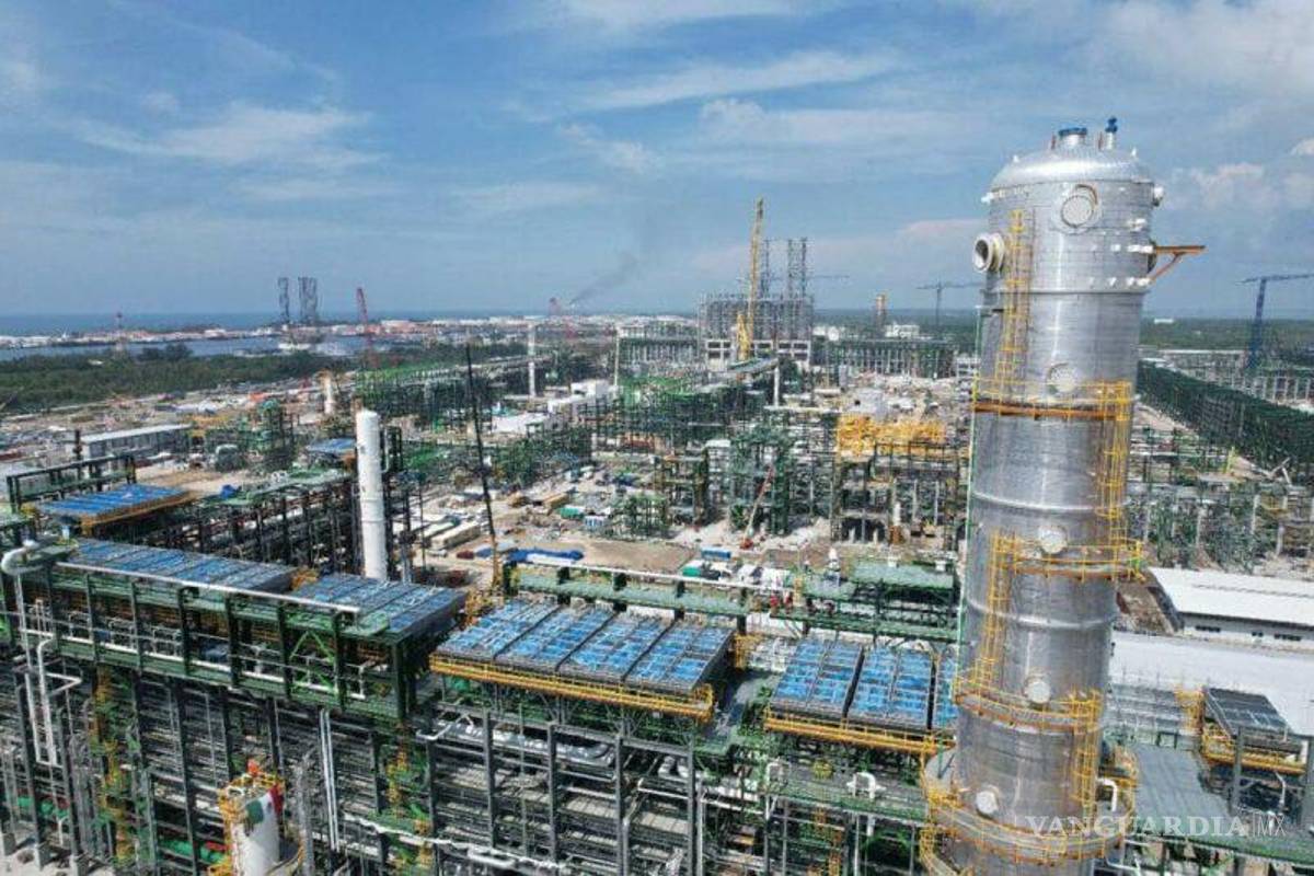 AMLO asegura que Refinería de Dos Bocas ya está cargando crudo; se espera que pueda procesar 80 mil barriles