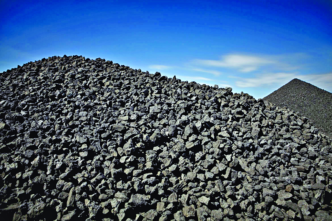 Critica Guadiana las adjudicaciones de CFE