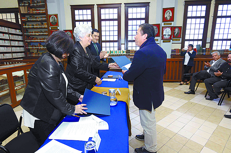 Premia Secretaría de Medio Ambiente a UAdeC en Saltillo por acciones ecologistas