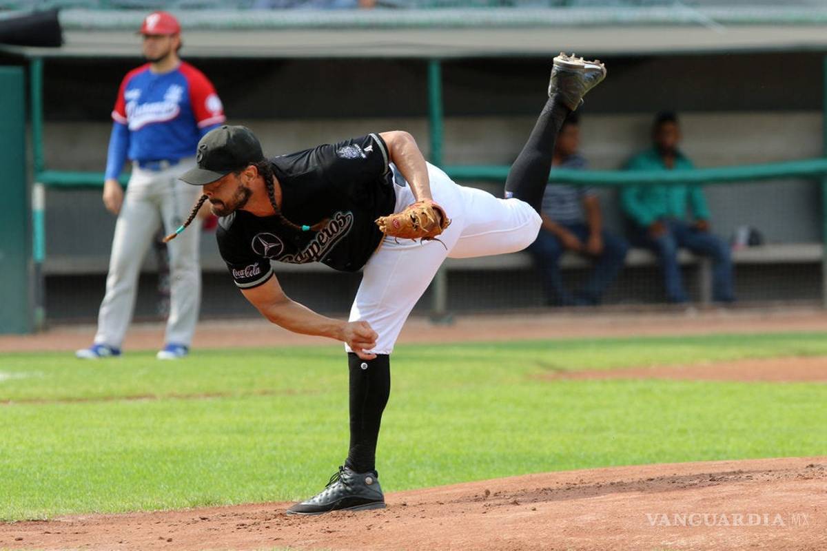 $!Sergio Mitre, pitcher del club de béisbol Saraperos de Saltillo, agrede a mujer y es detenido
