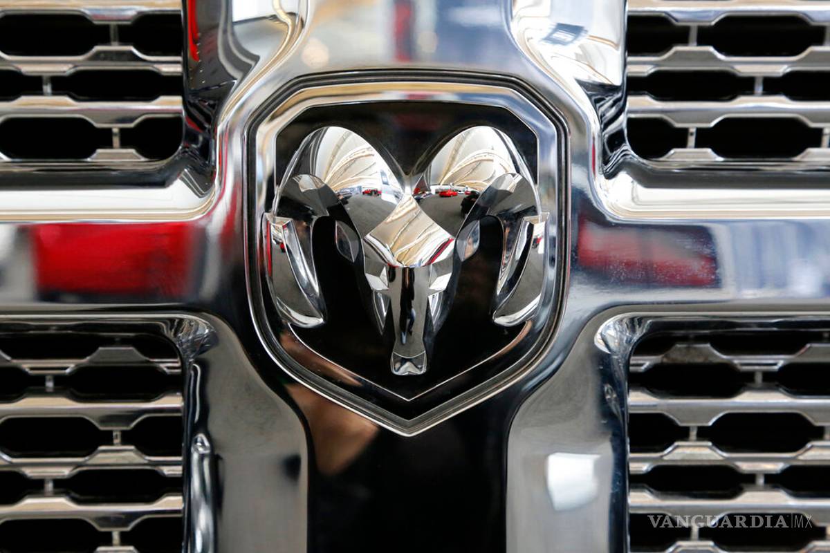 Fiat Chrysler llama a revisión 660 mil camionetas
