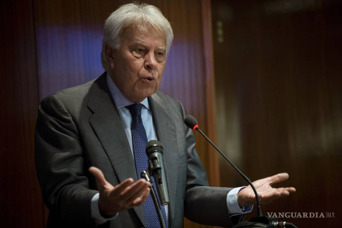 Actitud de Puigdemont es un &quot;acto de cobardía”, afirma Felipe González