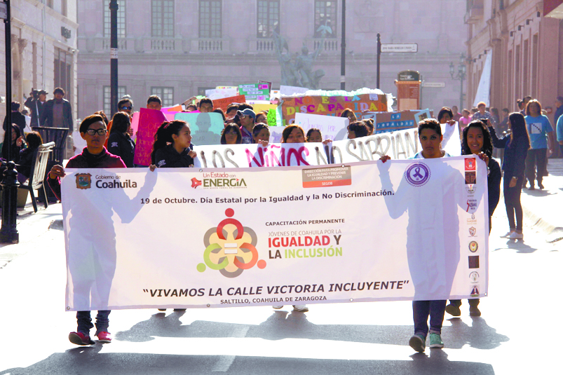En Saltillo celebran con caminata el Día Estatal por la Igualdad
