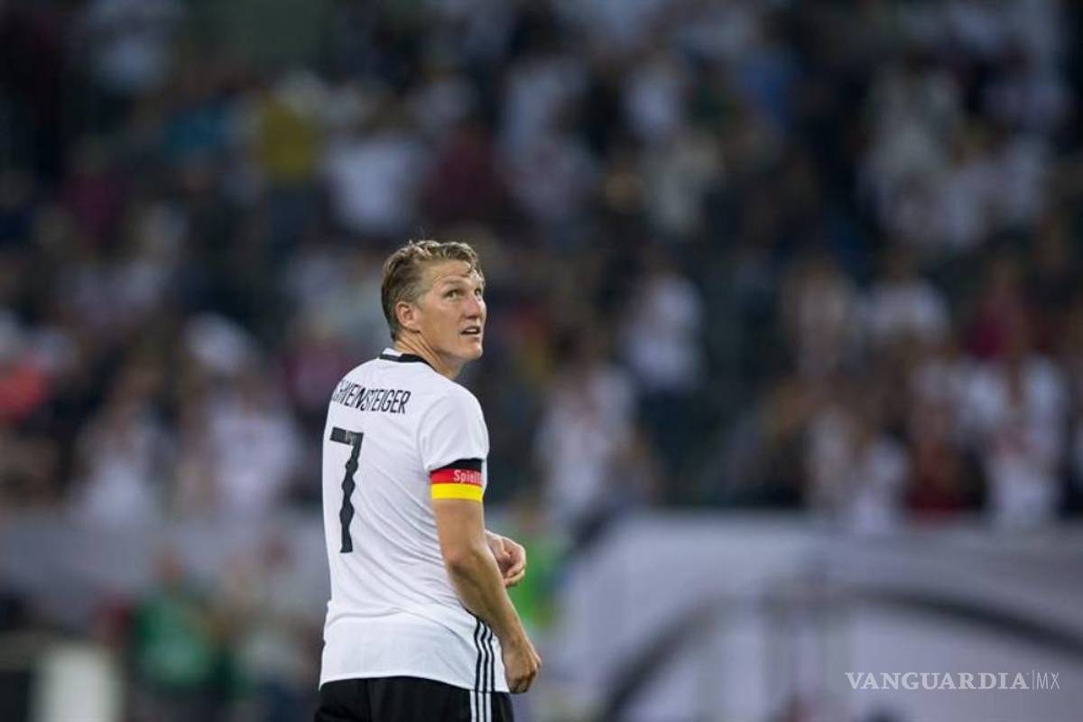 Mourinho inscribe a Schweinsteiger entre los 25 jugadores del Manchester United