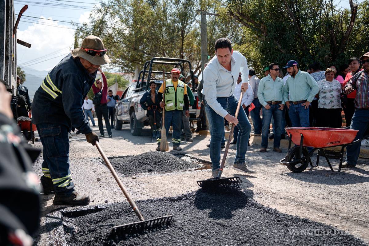 Programa ‘Aquí Andamos’ mejora calles y plazas de la colonia La Amistad en Saltillo