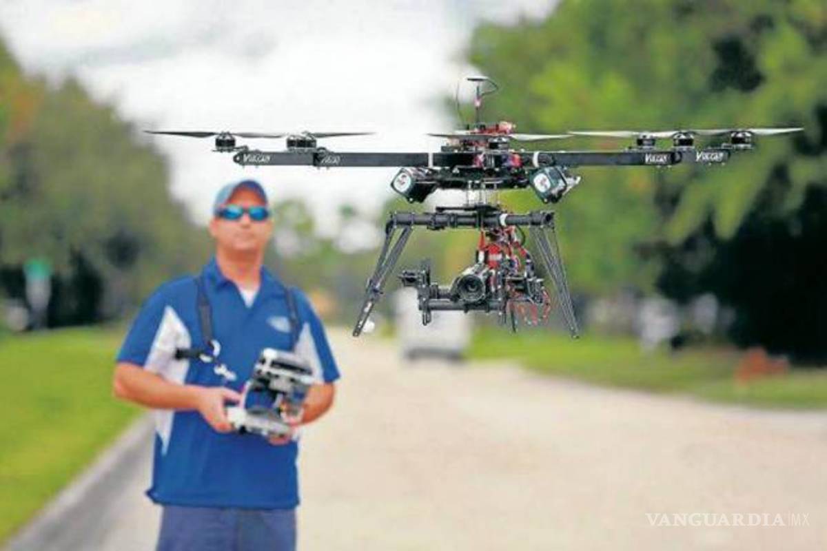 $!A partir de diciembre en México habrán normas más estrictas para volar drones
