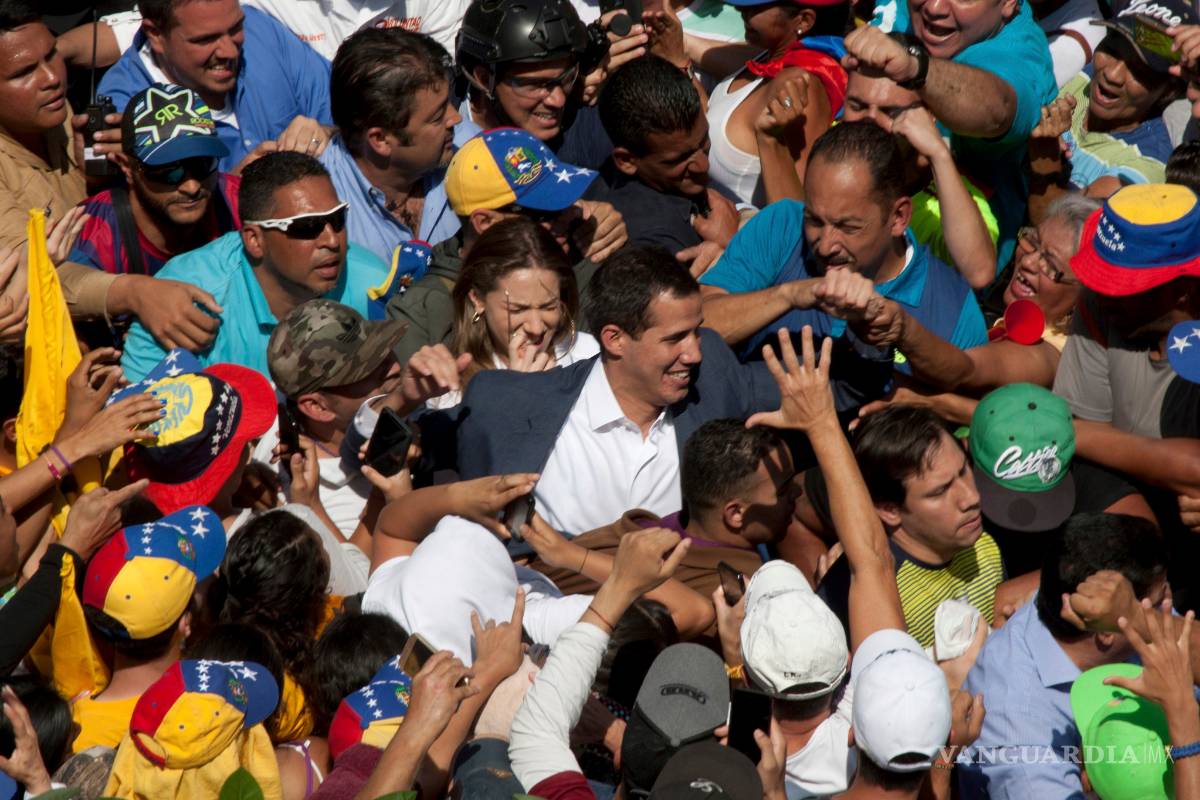 Guaidó alienta a más militares a abandonar a Maduro