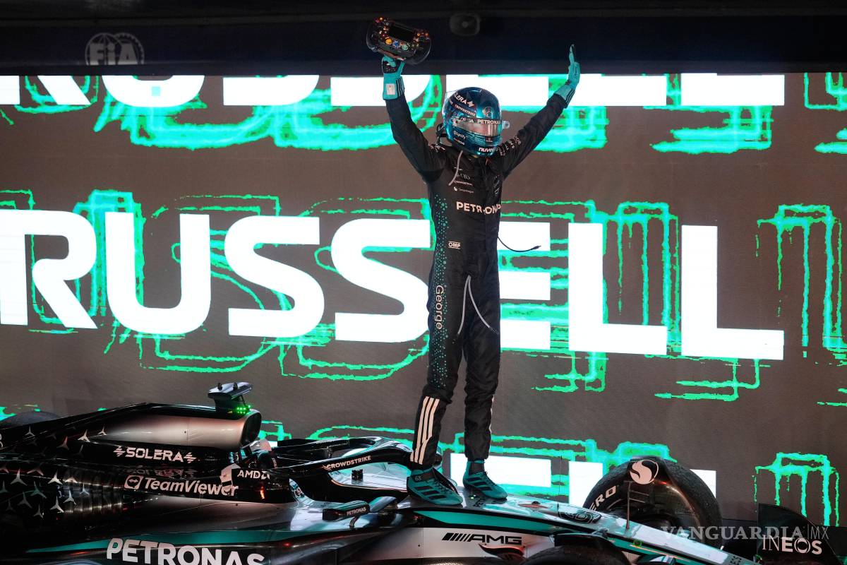 George Russell domina en Singapur y McLaren se corona en el Mundial de Constructores