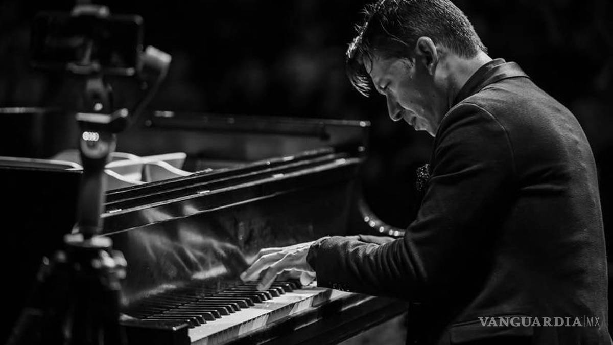 Alejandro Vela, el pianista que lleva la identidad nigropetense al mundo