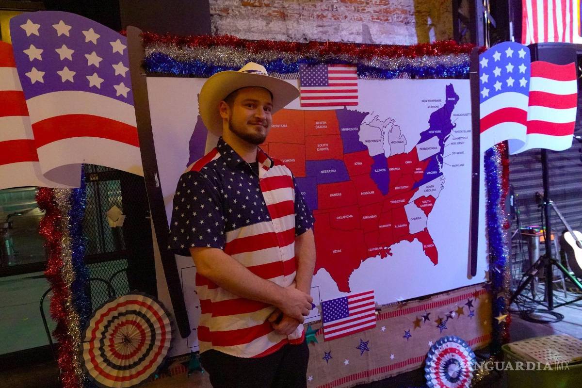 $!Estadounidenses arraigados en México observaron las elecciones de EU en el Restaurante Pinche Gringo BBQ Warehouse en Polanco , el 5 de noviembre de 2024.