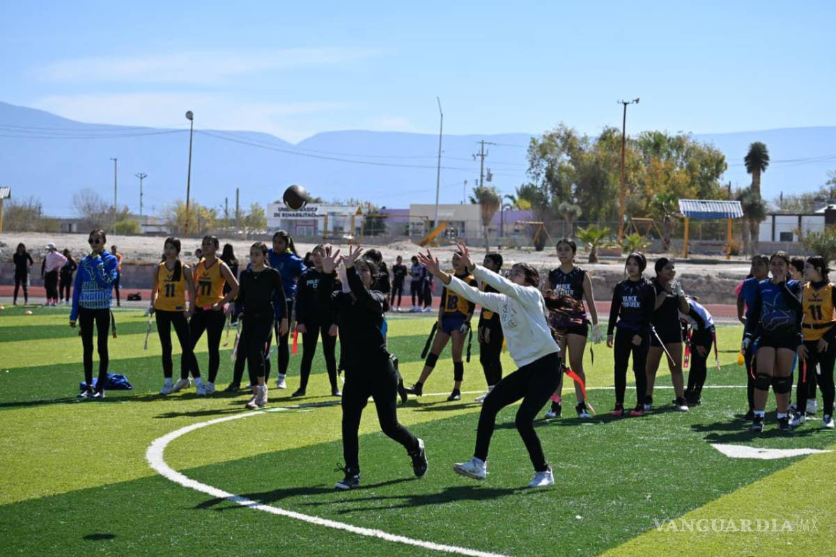 $!Niñas, niños y jóvenes de Frontera participaron en el Camp de Futbol Flag (Tochito), donde recibieron entrenamiento especializado en las instalaciones del Cefare.