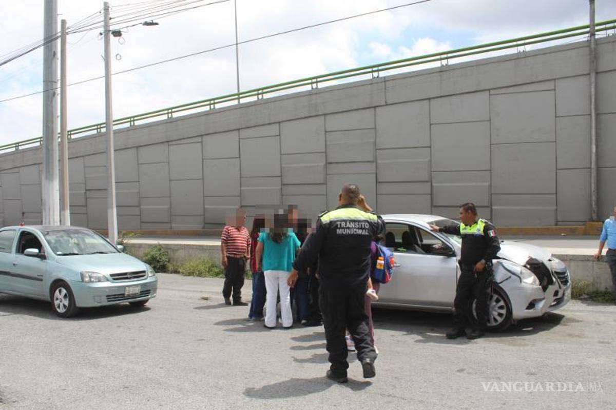 $!La riña entre los conductores estuvo a punto de salirse de control antes de la llegada de la policía.