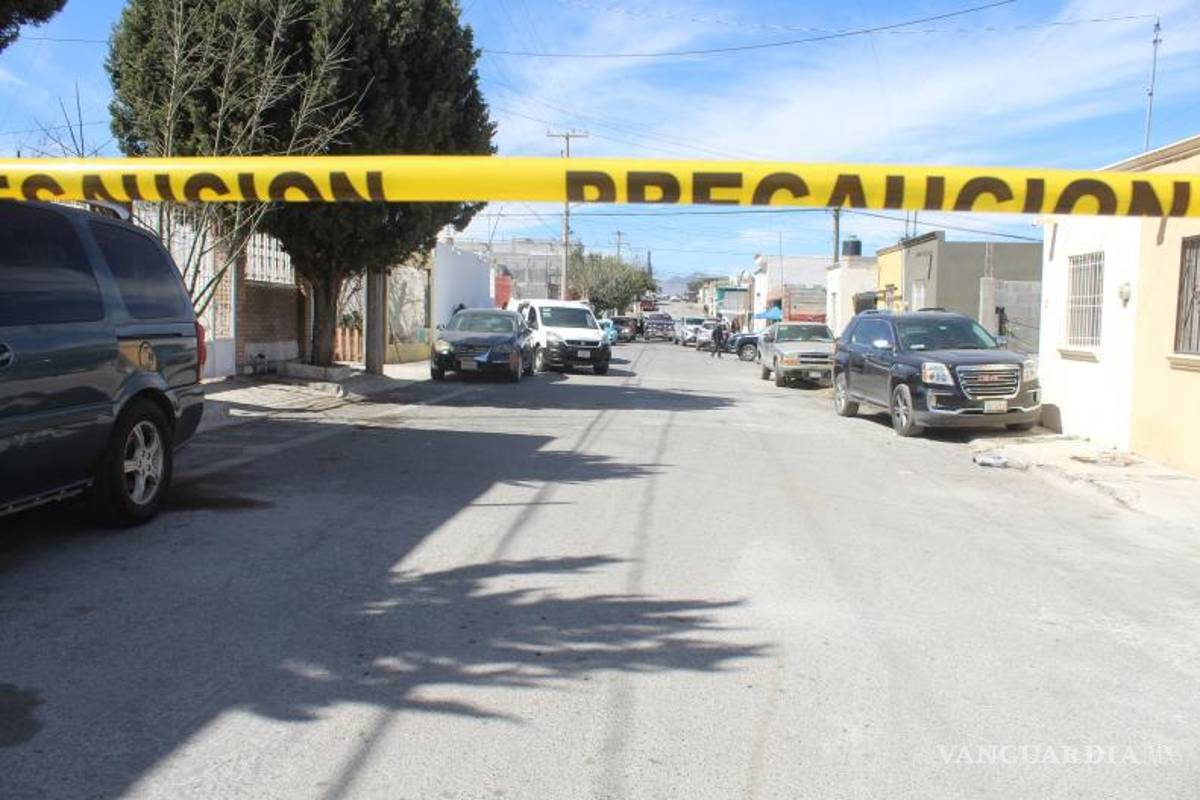 $!El acordonamiento policial se extendió por al menos tres cuadras tras el hallazgo.