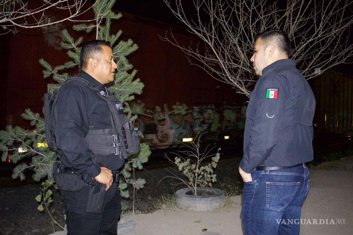 $!Autoridades aseguraron una motocicleta con reporte de robo, droga y diversos objetos ilícitos durante las acciones de seguridad.