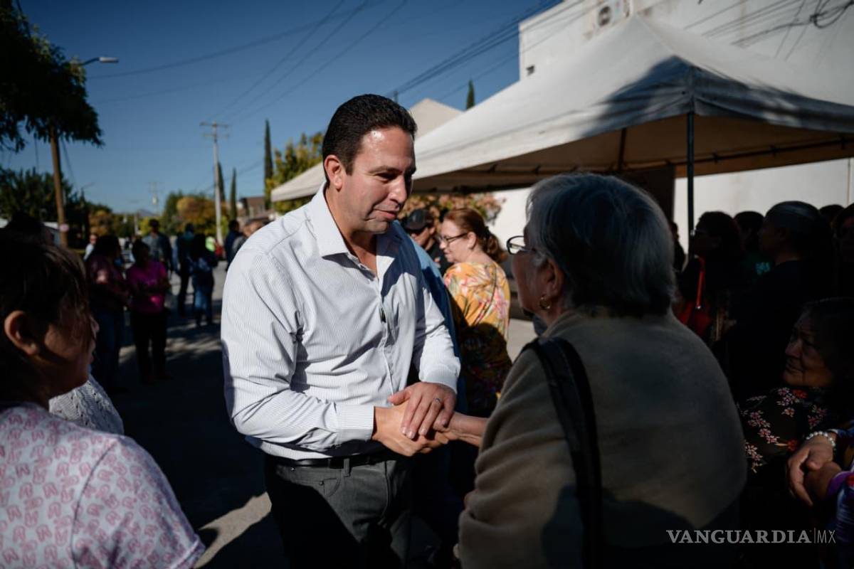 $!Durante la entrega de la obra también estuvieron presentes autoridades locales y vecinas y vecinos beneficiados con la intervención.