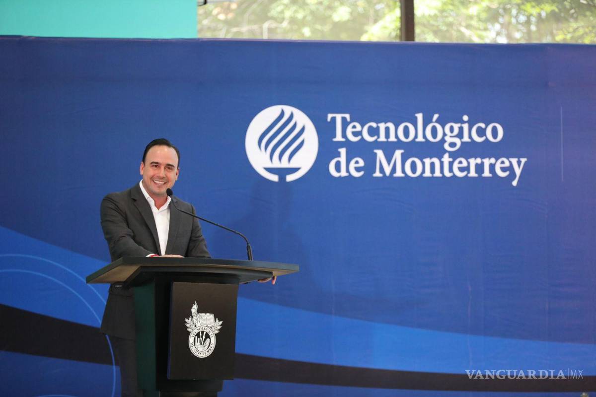 $!El gobernador Manolo Jiménez felicitó a su alma mater en el marco del 50 aniversario.